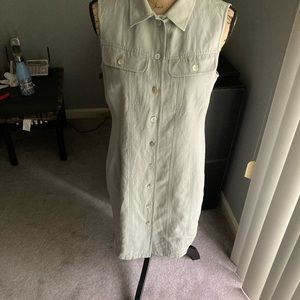 Jones&Co silk dress w/breast pockets length @35.5”. Size~8. NWOT